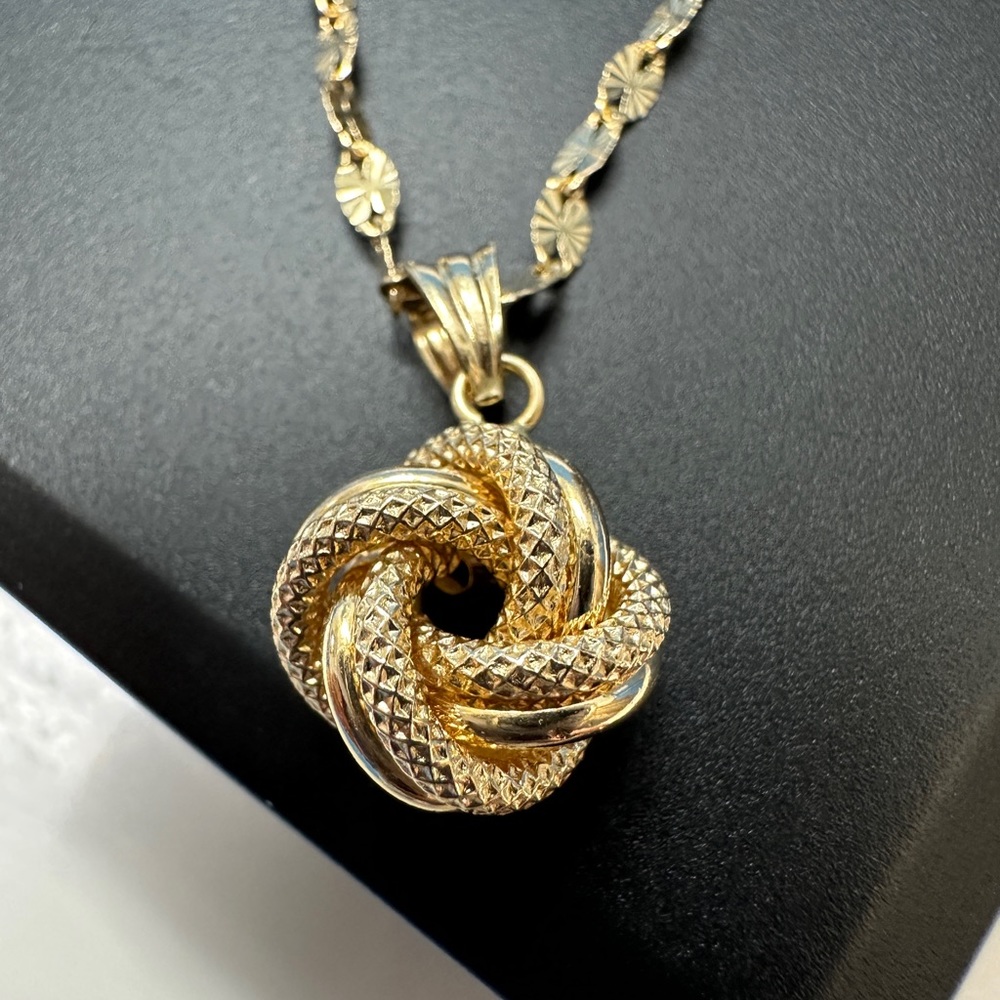 18K Gold Necklace